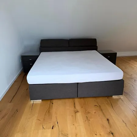 Hainburger Terrassen Casa de Férias *